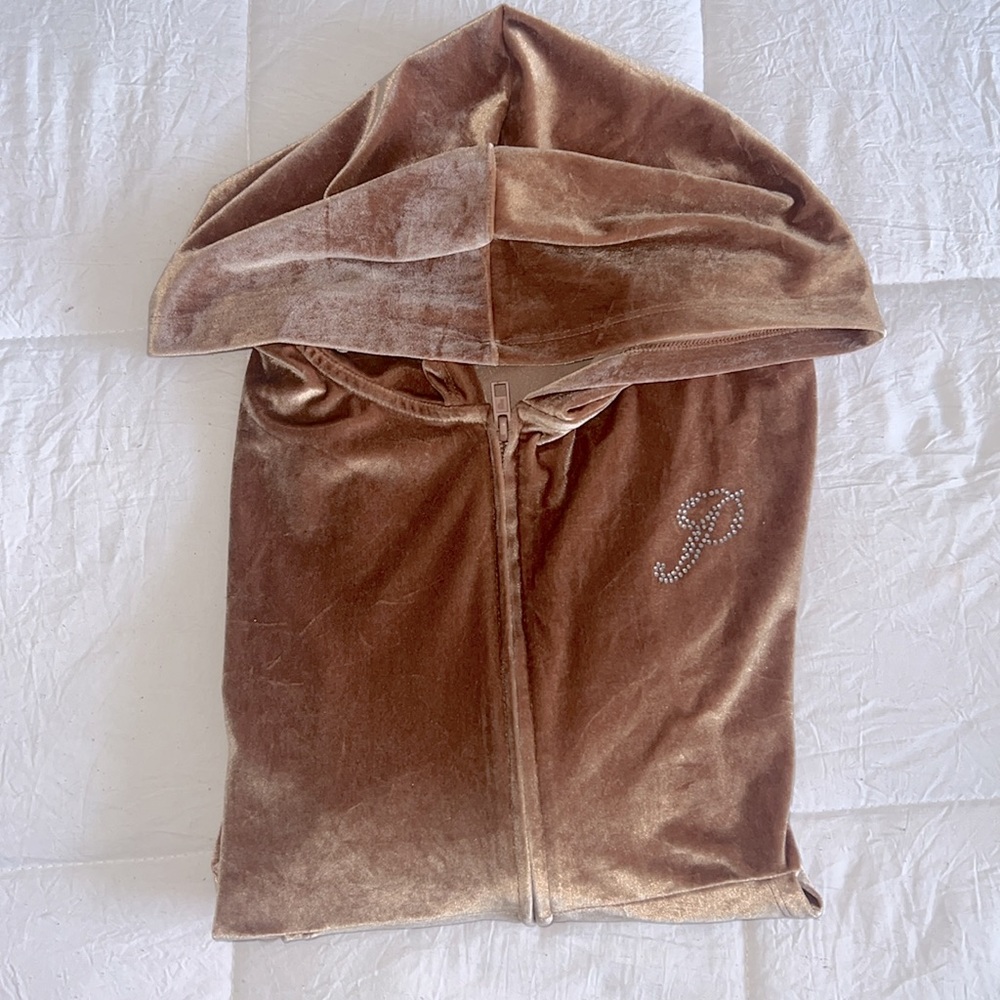 Velour Set - Picture 7 of 8